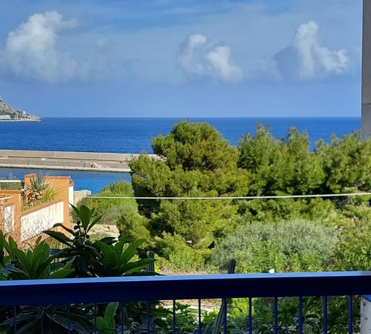 דירות Lido di Mondello Hola House Mondello 0*,  איטליה